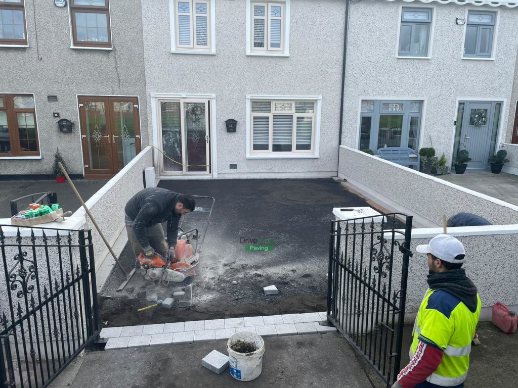 Asphalt Driveway with Silver Corrib Borderline in Ballyfermot, Dublin
