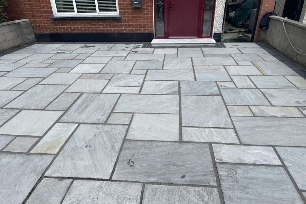 Driveway with Limestone Slabs and Cobbled Borderline in Hartstown, Dublin (4)
