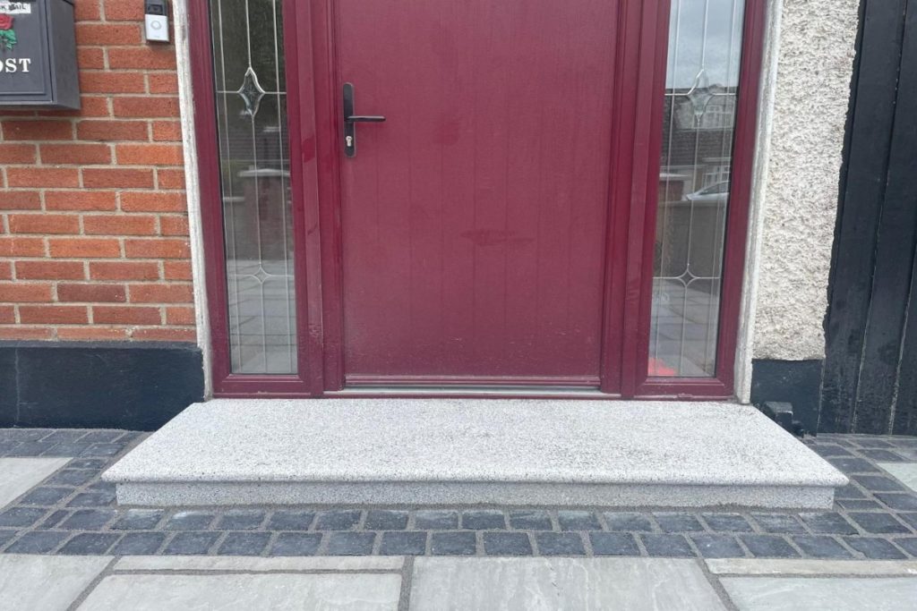 Driveway with Limestone Slabs and Cobbled Borderline in Hartstown, Dublin (8)