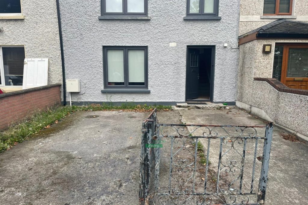Driveway with Black Granite Corrib Paving and Silver Granite Border in Inchicore, Dublin (1)