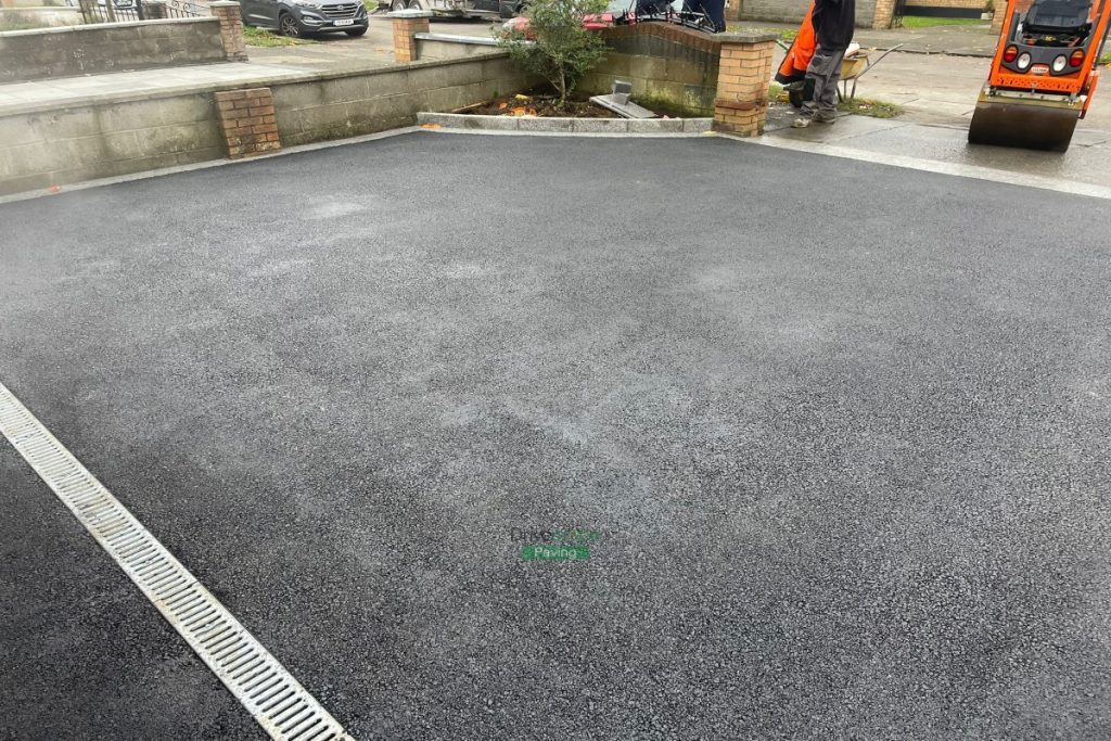 Asphalt Driveway with Granite Pathway, Apron and Border in Hartstown, Dublin (8)