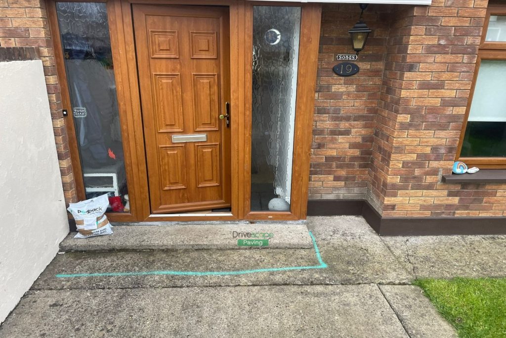 Driveway with Black Granite Corrib Paving and Silver Borderlines in Rathfarnham, Dublin (2)