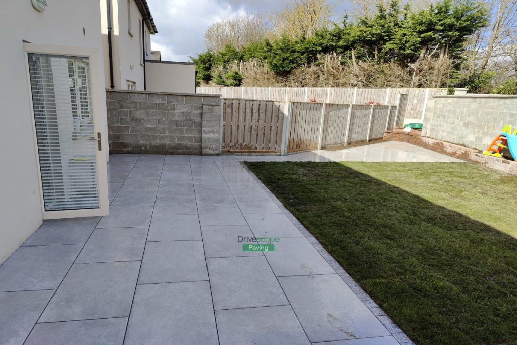 Porcelain Tiled Patio with Granite Cobblestones and Roll-On Turf in Portmarnock, Co. Dublin (9)