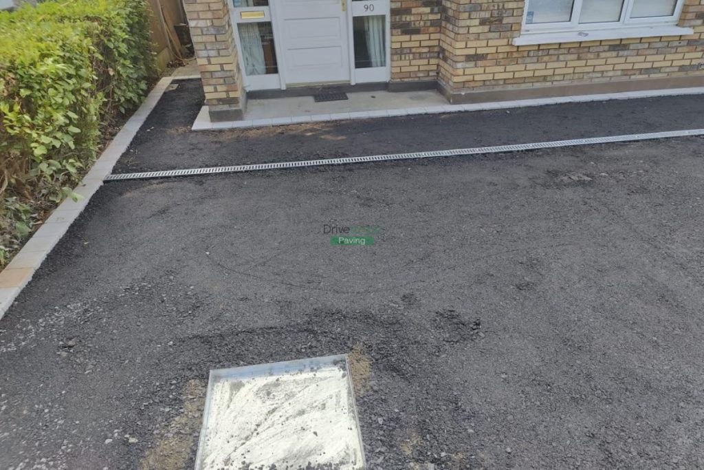 Tarmacadam Driveway with Granite Kerbing, Borders and Gravelled Areas in Clonsilla, Dublin (4)