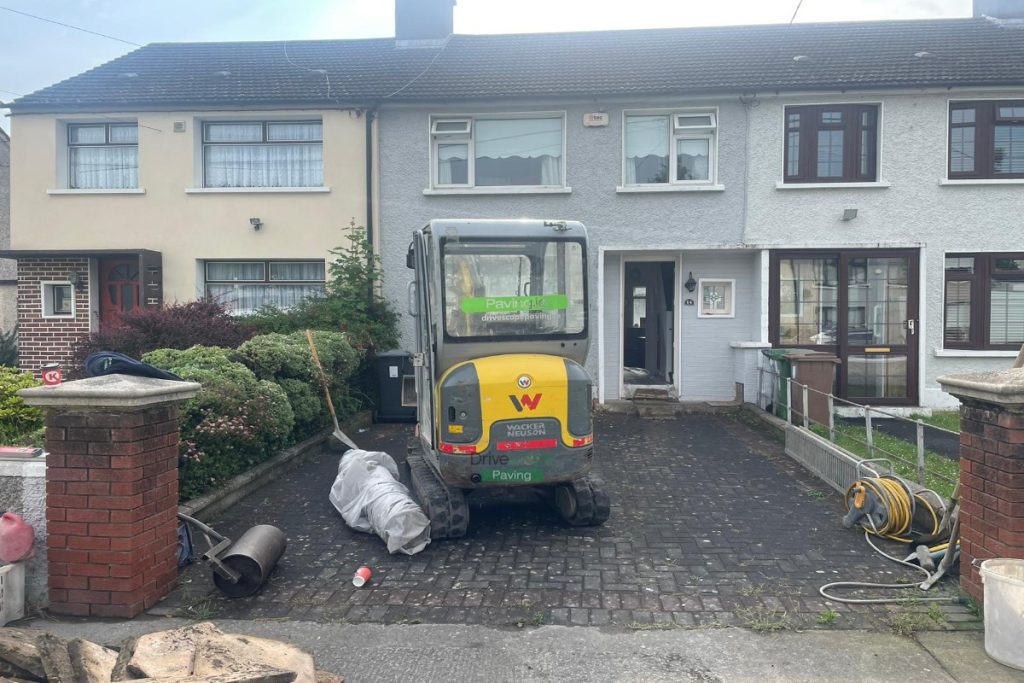 Asphalt Driveway with Newgrange Slabbed Patio in Ballyfermot, Dublin (6)