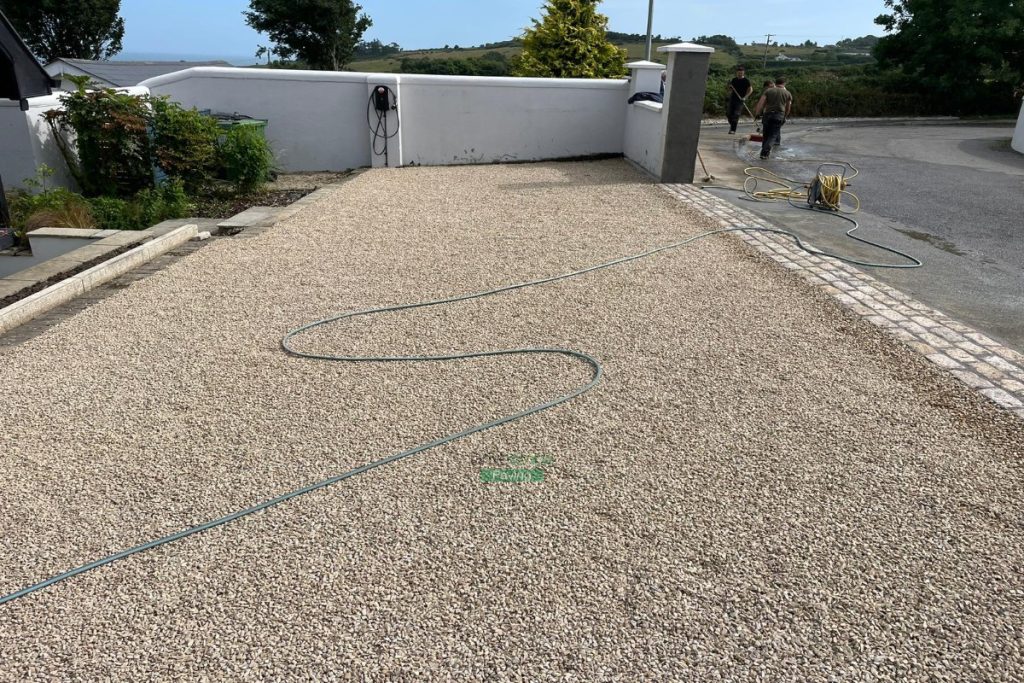Driveway with Golden Gravel and Granite Cobbles in Wicklow (7)