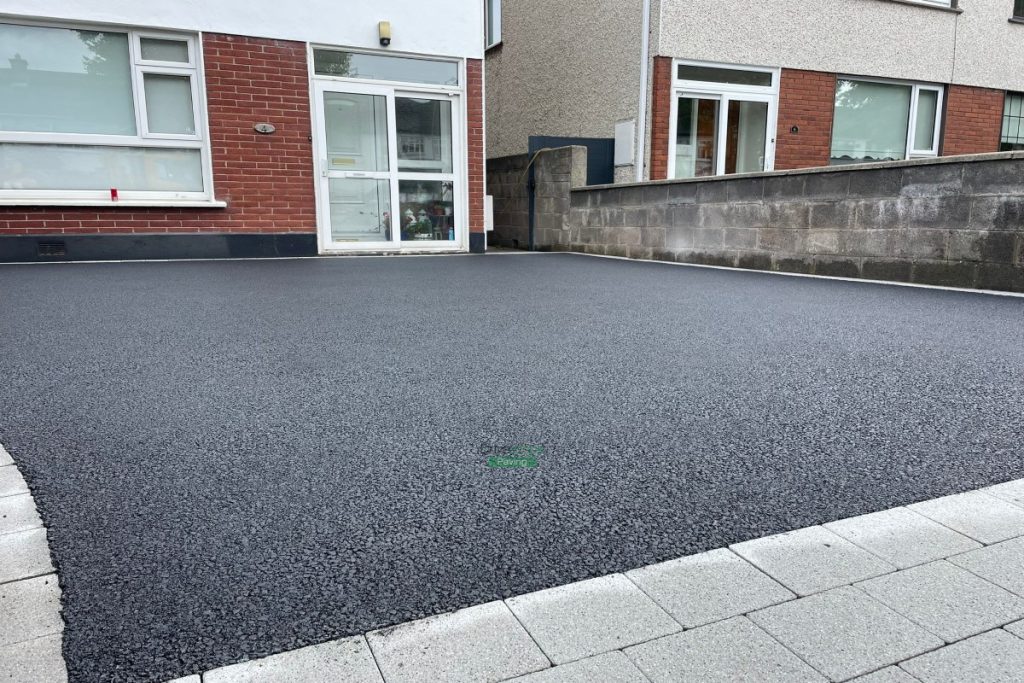 Asphalt Driveway with Silver Granite Apron, Border and Pathway in Templeogue, Dublin (4)