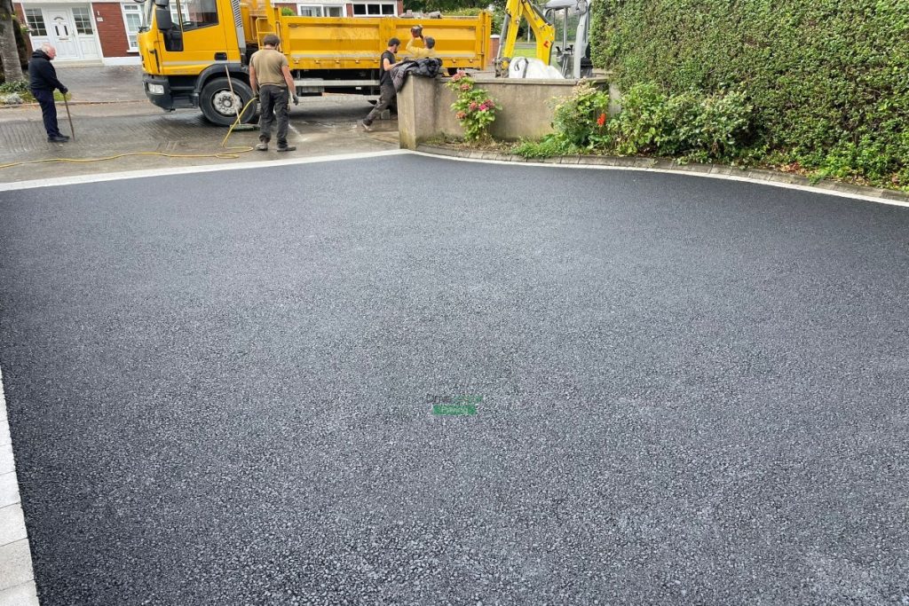 Asphalt Driveway with Silver Granite Apron, Border and Pathway in Templeogue, Dublin (5)