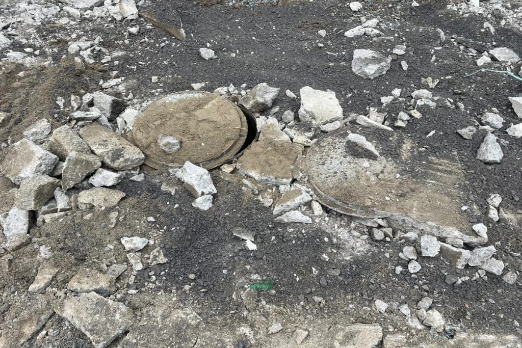 Asphalt Driveway with Silver Granite Kerbs, ACO Channels and Flowerbeds in Lucan, Dublin (2)