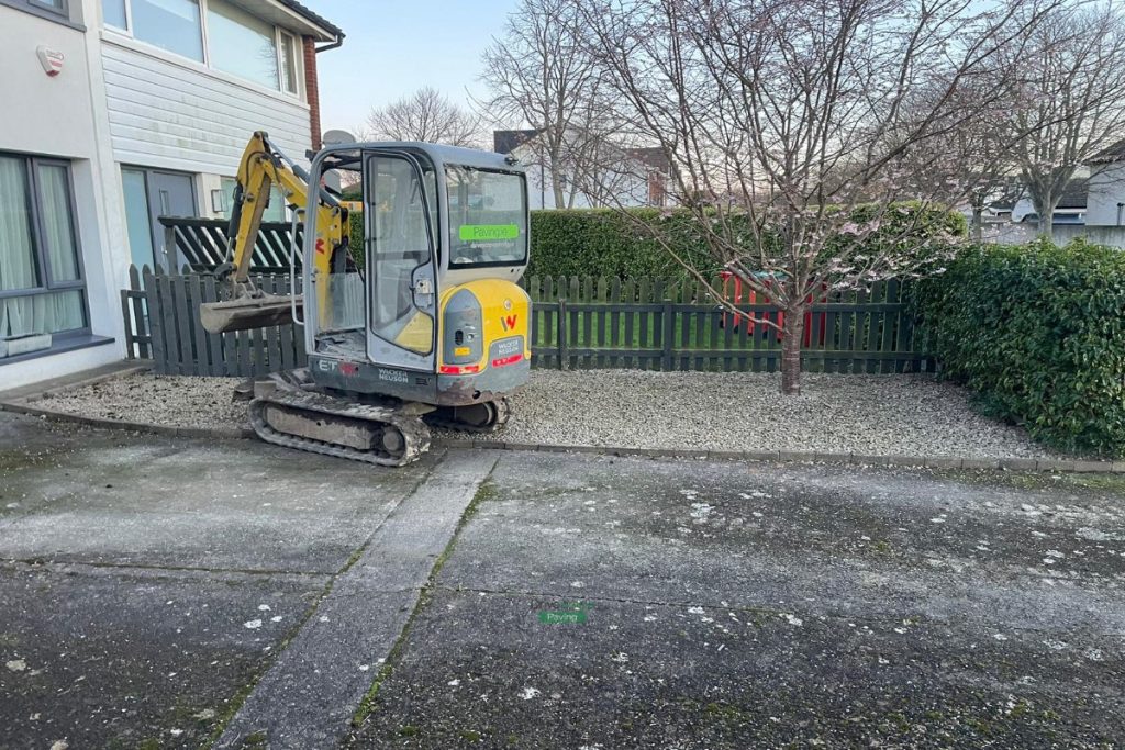 Driveway with Golden Ballylusk Gravel and Granite Cobblestones in Clontarf, Dublin (2)
