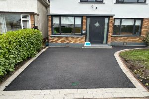 Asphalt Driveway with Silver Granite Corrib Paved Border in Portmarnock, Dublin (5)