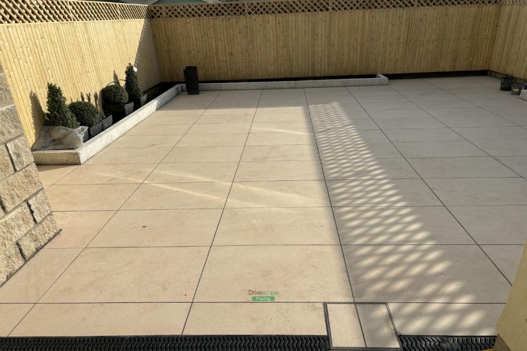 Porcelain Tiled Patio with Timber Fencing and Ashford Block Wall in Johnstown, Co. Meath (13)