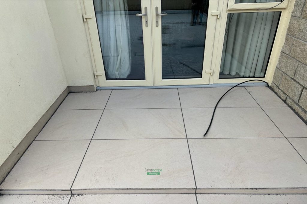 Porcelain Tiled Patio with Timber Fencing and Ashford Block Wall in Johnstown, Co. Meath (9)