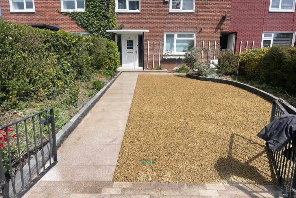 Gravelled Driveway with Cobbled Apron and Granite Pathway in Raheny, Dublin