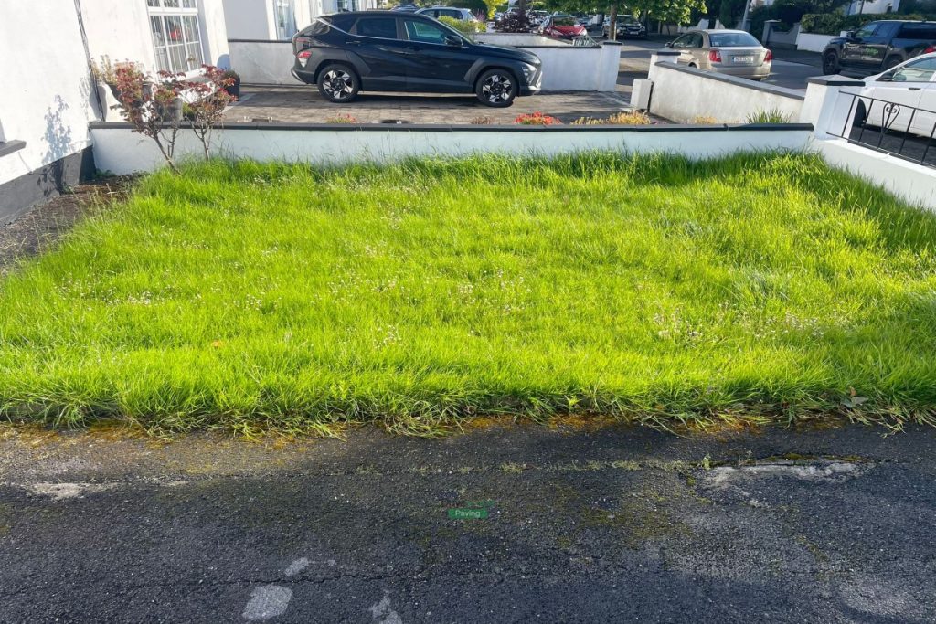 Driveway with Golden Gravel and Granite Cobbles in Dublin (4)