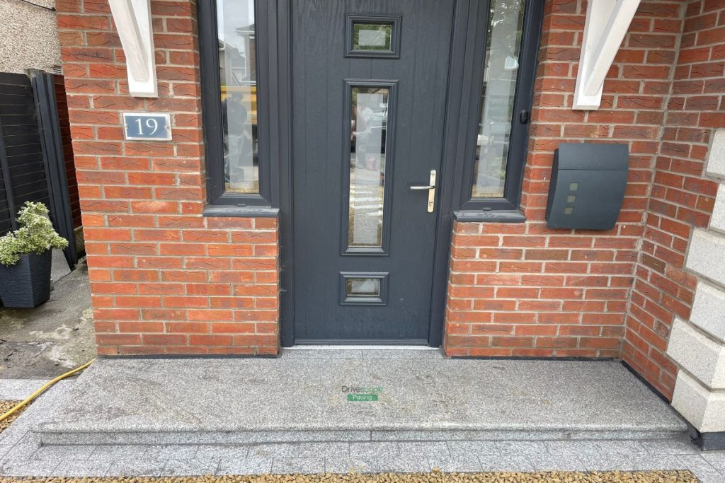 Gravelled Driveway with Silver Granite Cobbles and Bullnose Step in Malahide, Co. Dublin (3)