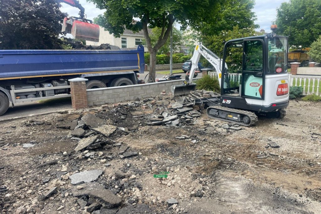 Asphalt Driveway with Silver Granite Border, Kerbstones and Bullnose Step in Portmarnock, Co. Dublin (3)