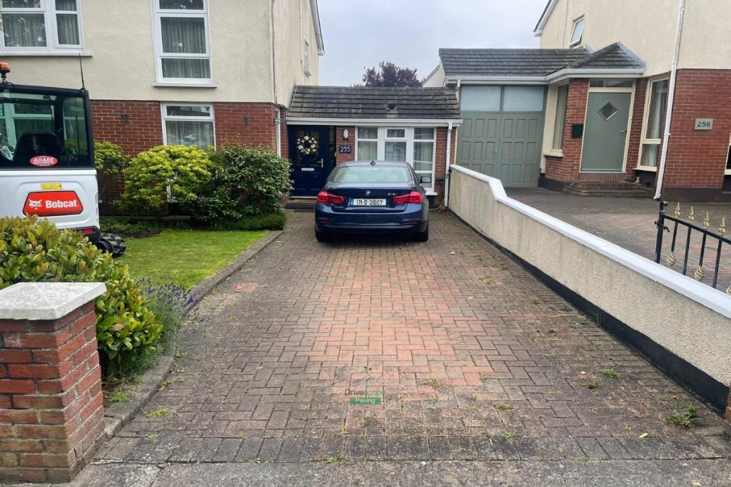 Asphalt Driveway with Silver Granite Corrib Border and Granite Step in Portmarnock, Co. Dublin (1)