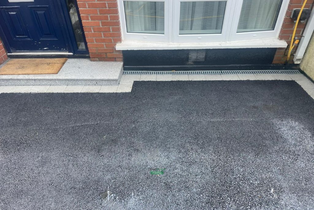 Asphalt Driveway with Silver Granite Corrib Border and Granite Step in Portmarnock, Co. Dublin (4)