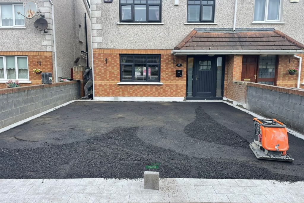Asphalt Driveway with Silver Granite Paved Border in Clonee, Dublin (2)