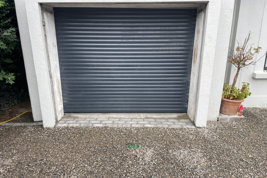 Gravelled Driveway with Cobbled Apron, New Wall and Lawn in Sutton, Dublin (12)