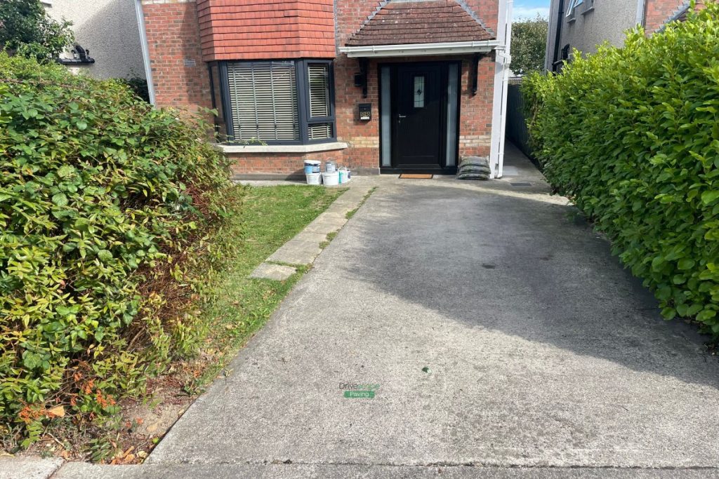 Asphalt Driveway with Silver Granite Corrib Borders in Swords, Dublin (1)