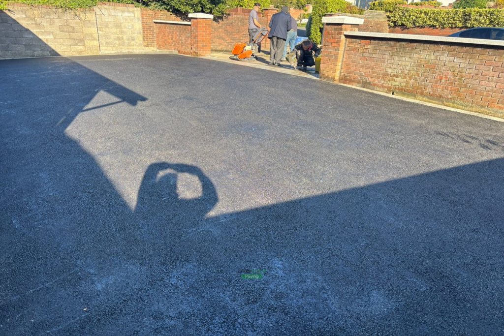 Asphalt Driveway with Silver Granite Border and Flowerbeds in Sutton, Dublin (6)