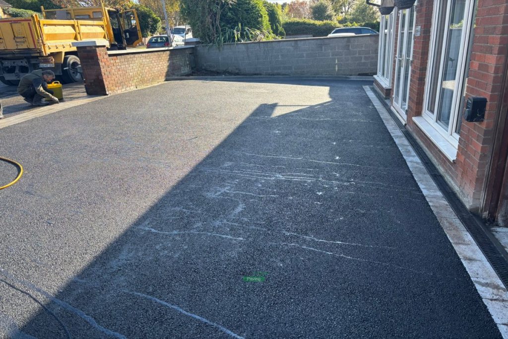 Asphalt Driveway with Silver Granite Border and Flowerbeds in Sutton, Dublin (9)