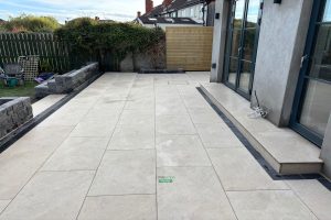 Patio with Porcelain Tiles and Limestone Cobbles in Clontarf, Dublin (13)
