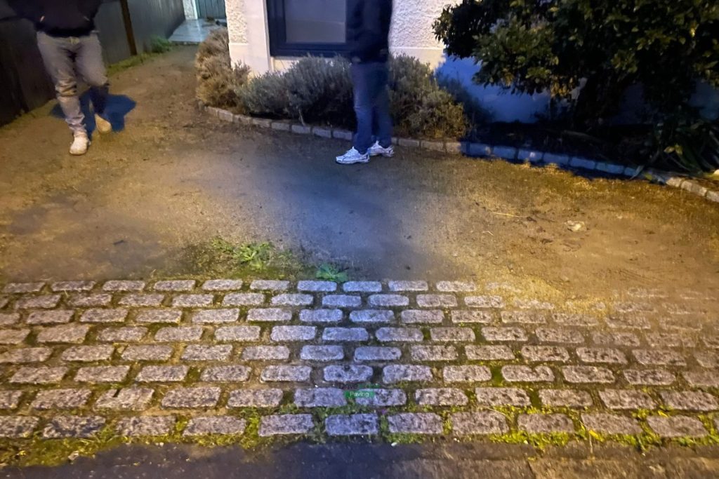 Driveway and Pathway with Tumbled Cobbles and Golden Gravel in Whitehall, Dublin (1)
