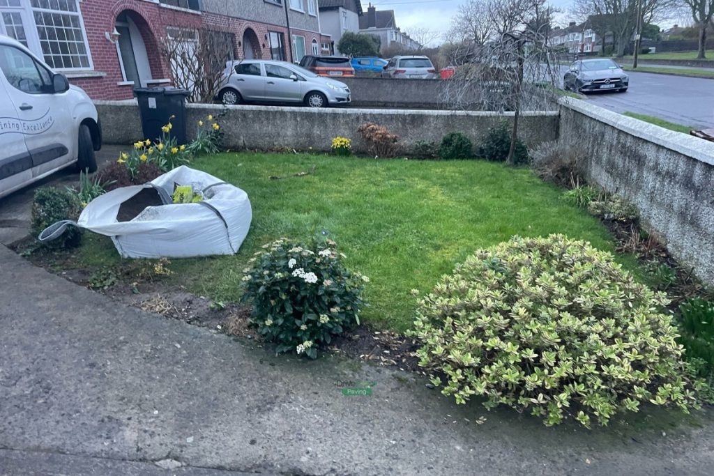 Asphalt Driveway with Silver Granite Borders and Apron in Glasnevin, Dublin (1)