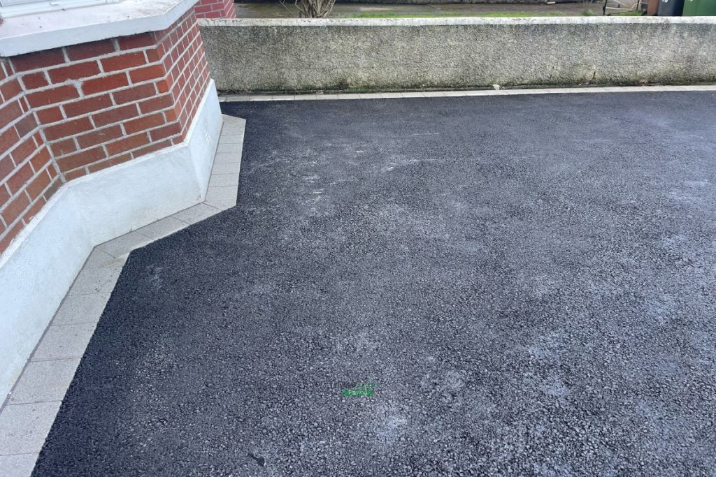 Asphalt Driveway with Silver Granite Borders and Apron in Glasnevin, Dublin (6)
