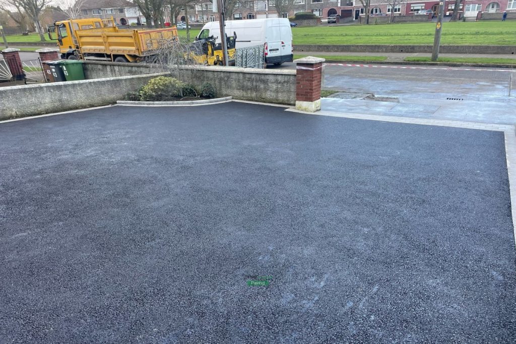 Asphalt Driveway with Silver Granite Borders and Apron in Glasnevin, Dublin (7)