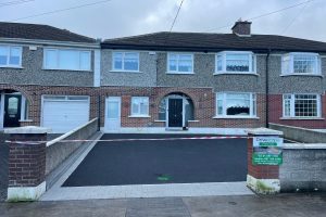 Asphalt Driveway with Silver Granite Borders and Apron in Glasnevin, Dublin (9)