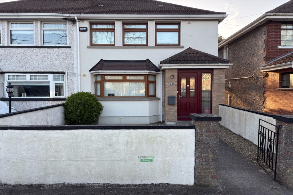 Gravelled Driveway with Granite Cobblestones and Step in Beaumont, Dublin (1)