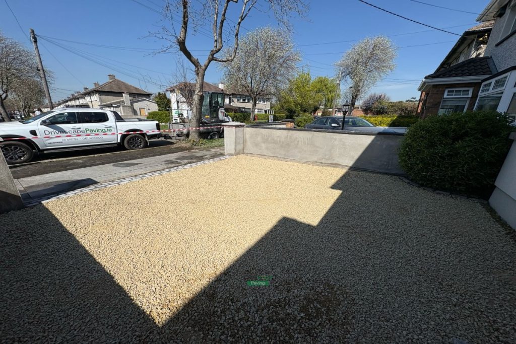 Gravelled Driveway with Granite Cobblestones and Step in Beaumont, Dublin (3)