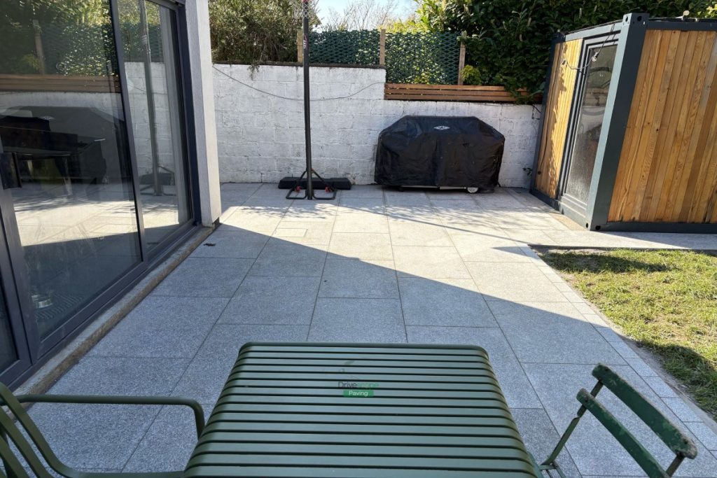 Patio with Granite Slabs and Silver Granite Cobbles in Terenure, Dublin (5)