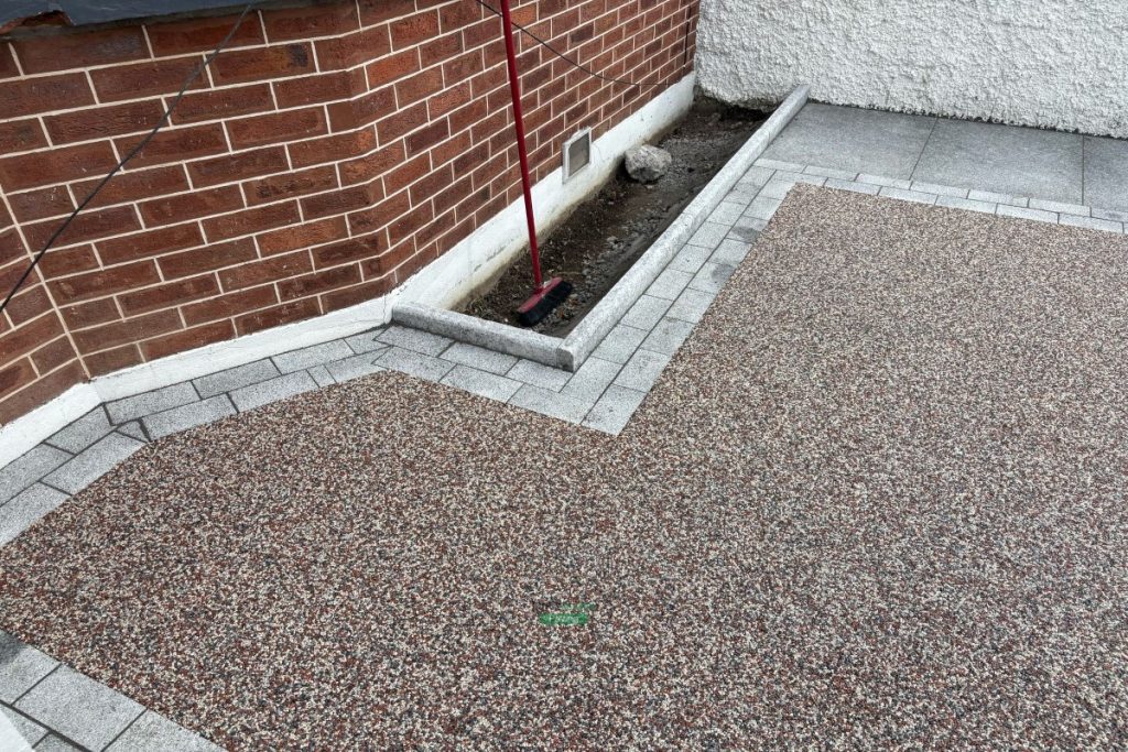 Resin-Bound Driveway with Silver Granite Cobblestones and Granite Slabs in Terenure, Dublin (6)