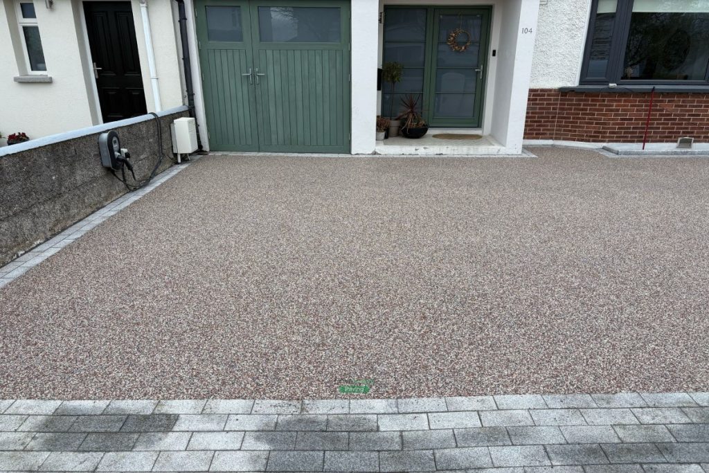 Resin-Bound Driveway with Silver Granite Cobblestones and Granite Slabs in Terenure, Dublin (7)