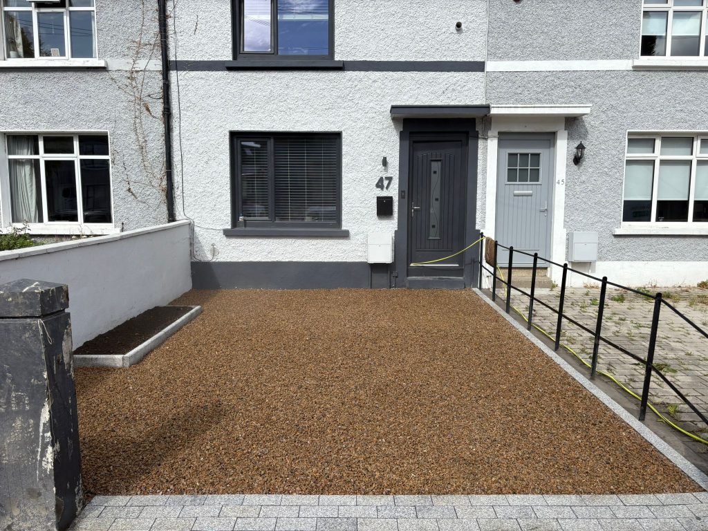Gravel Driveway with Quartz Cobblestone Detailing in Kimmage, Dublin