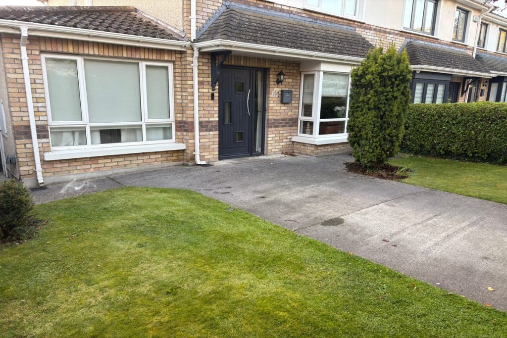 SMA Asphalt Driveway with Gold Granite Cobblestones in Swords, Co. Dublin (1)