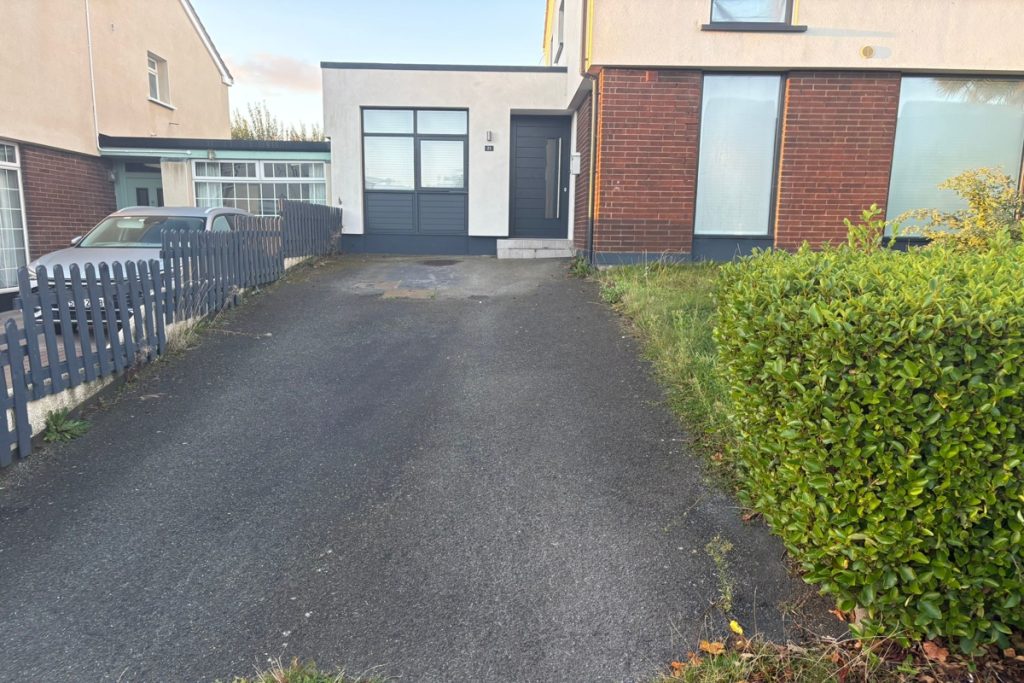 Resin Driveway with Black Granite Features in Portmarnock, Dublin (1)