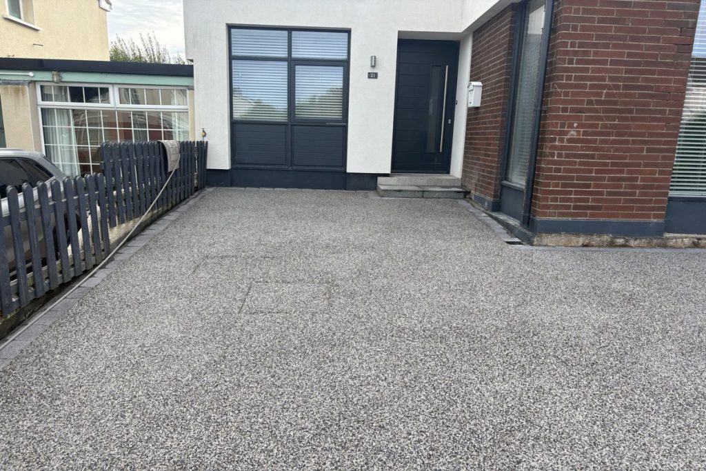 Resin Driveway with Black Granite Features in Portmarnock, Dublin (8)