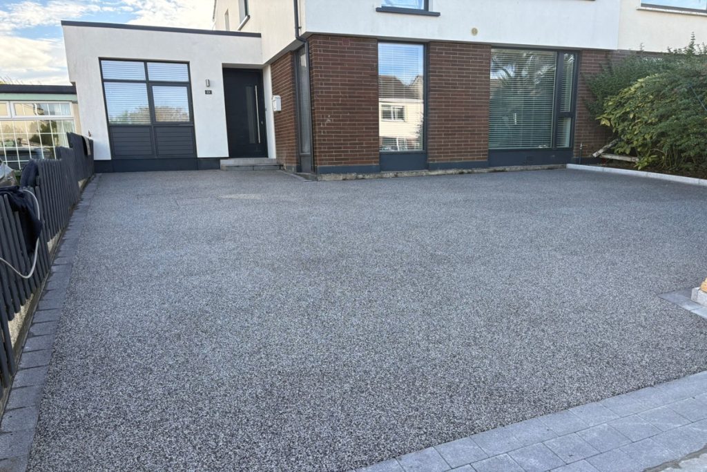 Resin Driveway with Black Granite Features in Portmarnock, Dublin